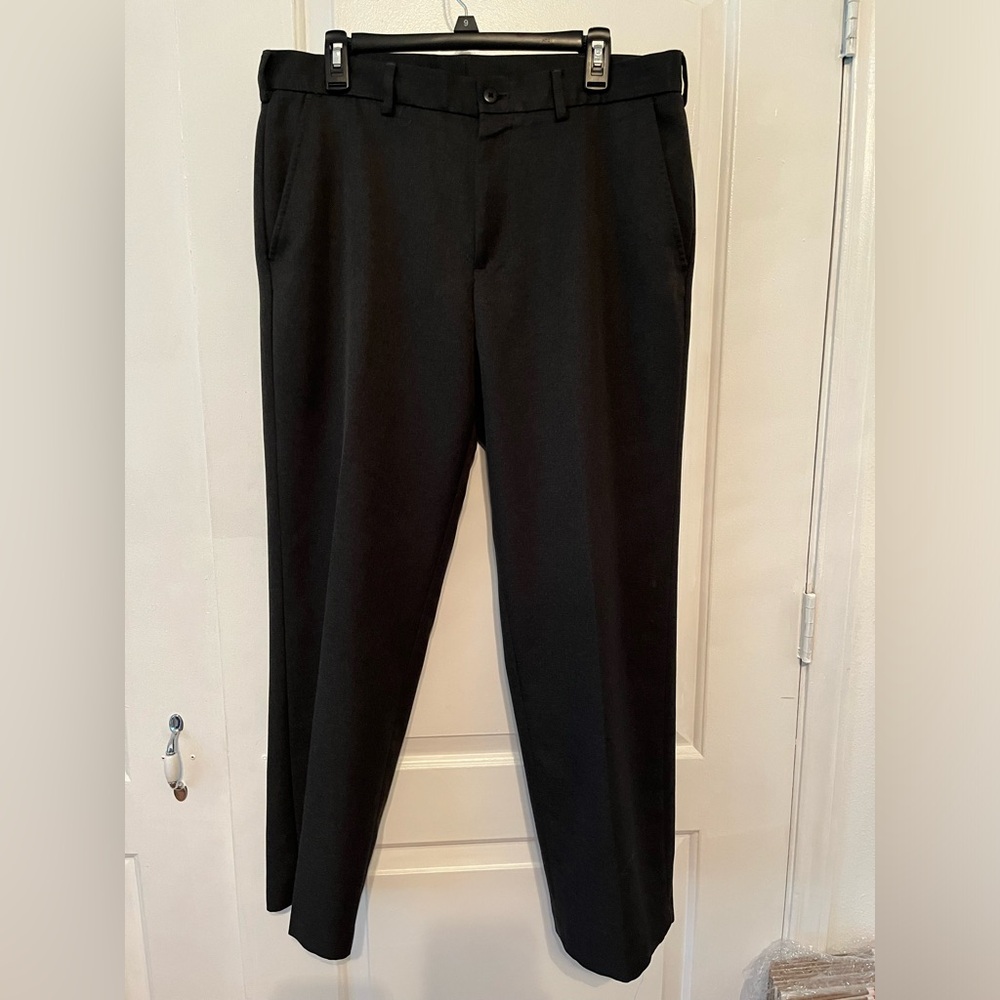 👖Men’s Van Heusen dark grey dress pants. 34x30. EUC. 👖
